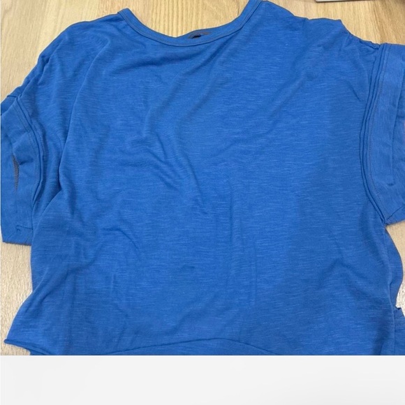 SHEIN Tops - SHEIN Vibrant Blue Tee